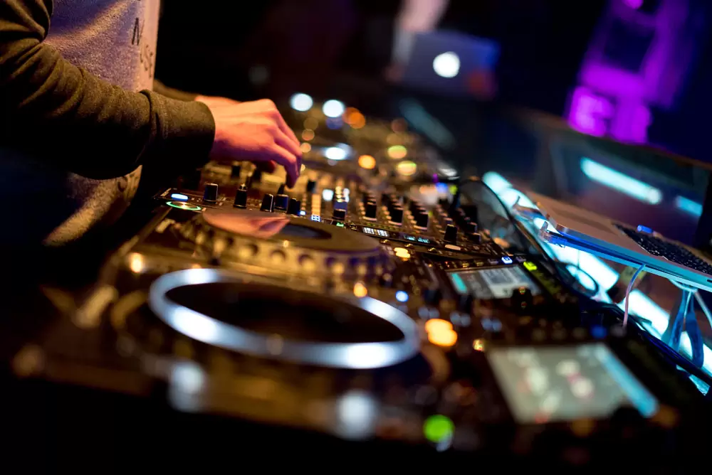 djs.jpg